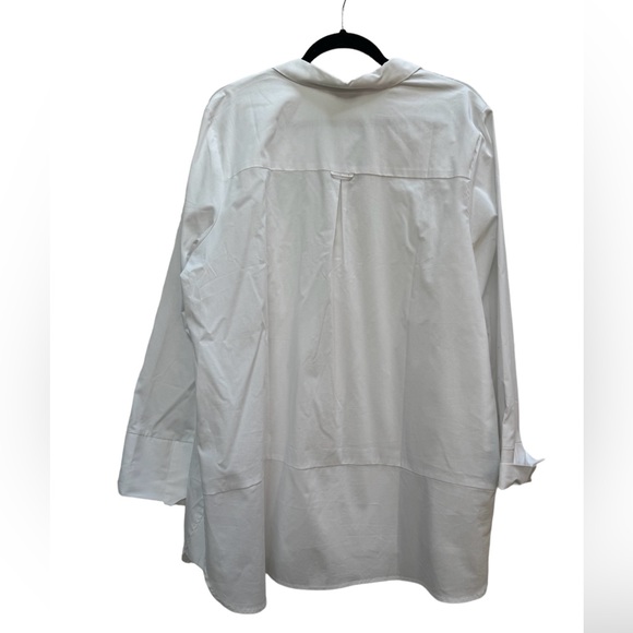 White blouse - Picture 2 of 4